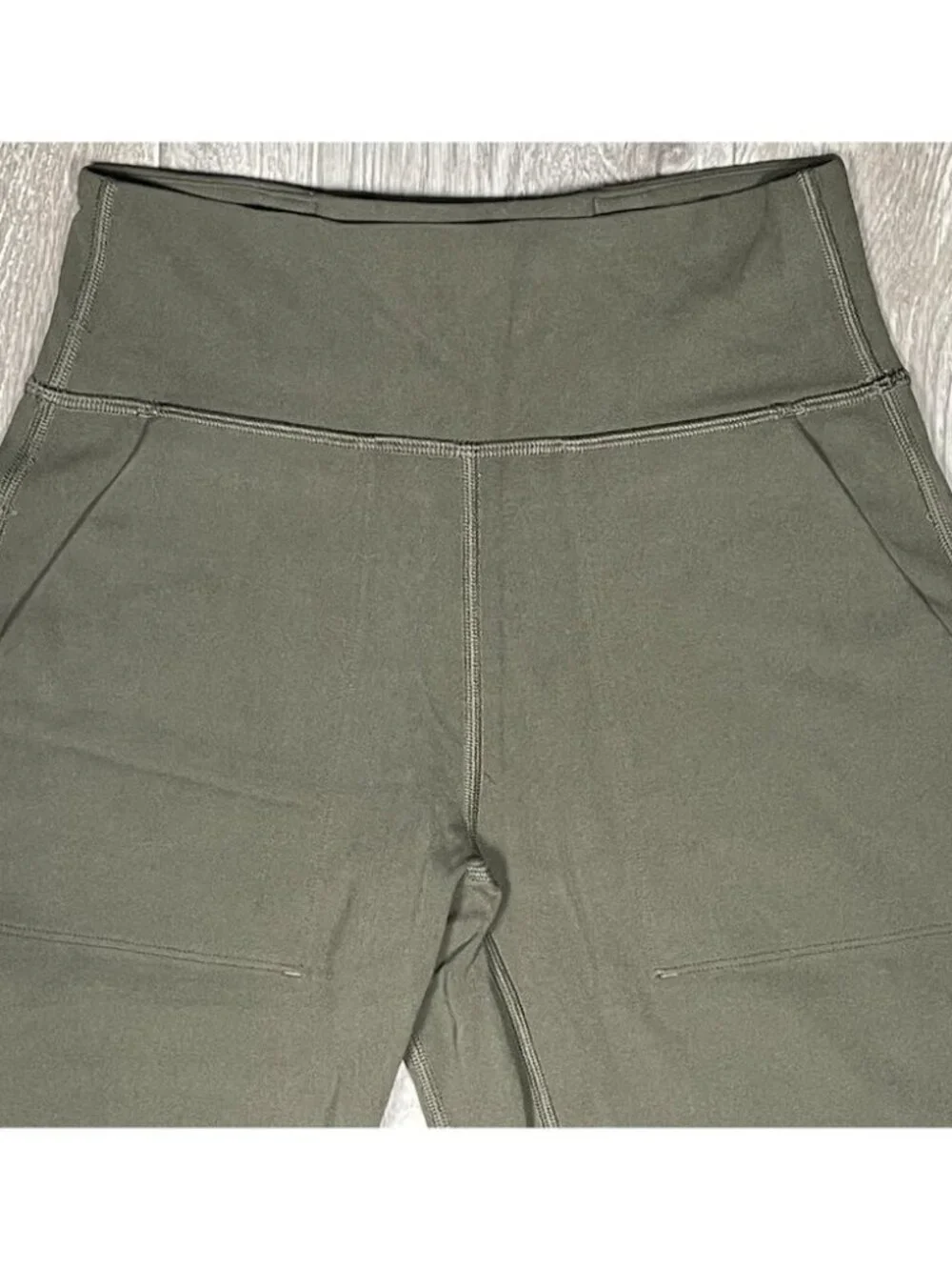 Lululemon Green Align High Rise Cropped Jogger Pants - Women Size 2